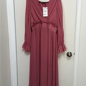 Zara Long Sleeve Pleated Dress in Mauve